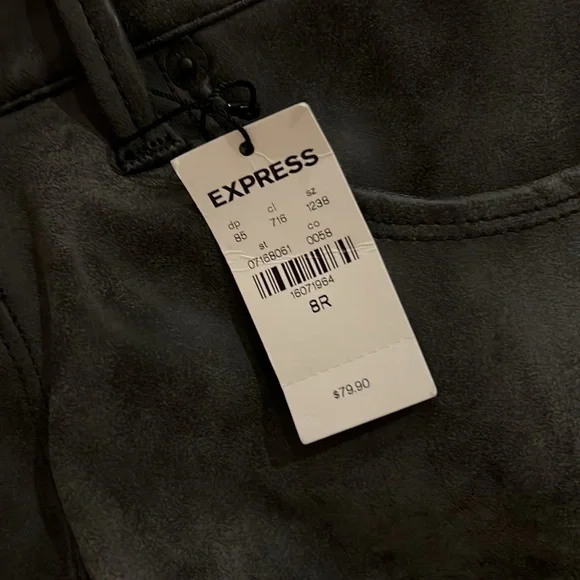 Express - Picture 3 of 3